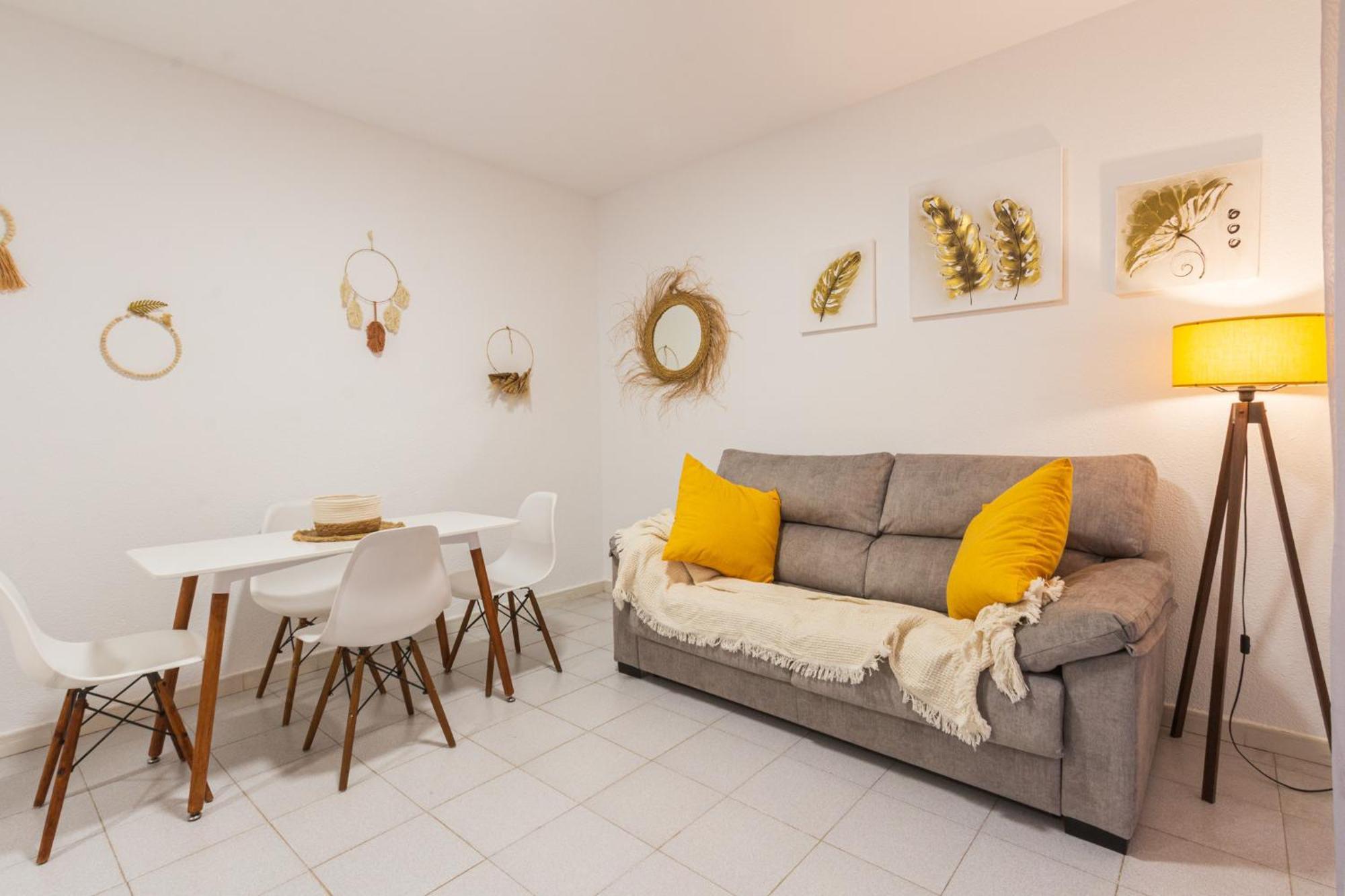 Menabrea Holiday House Near The Beach And Airport 圣波拉 外观 照片