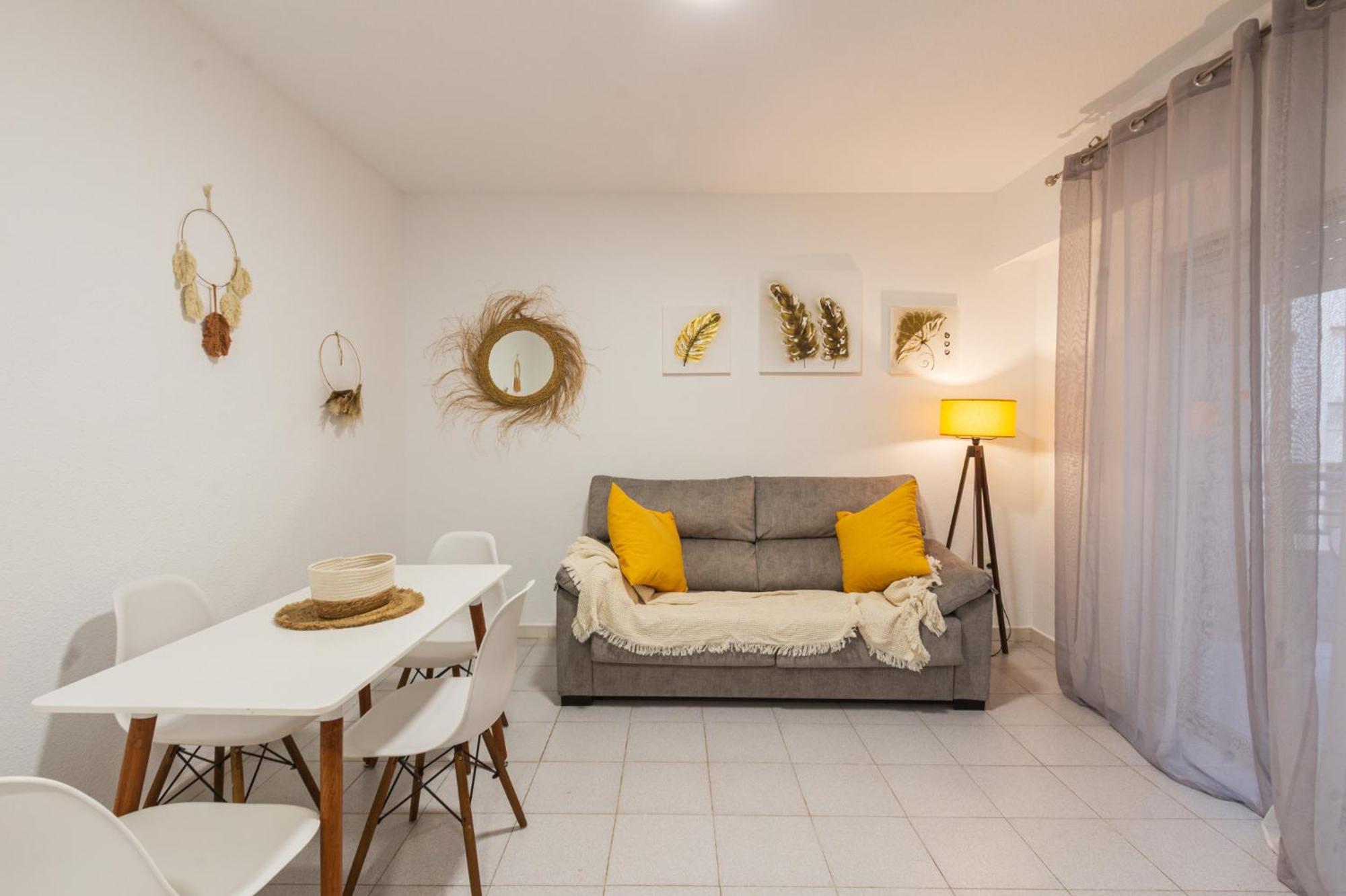 Menabrea Holiday House Near The Beach And Airport 圣波拉 外观 照片