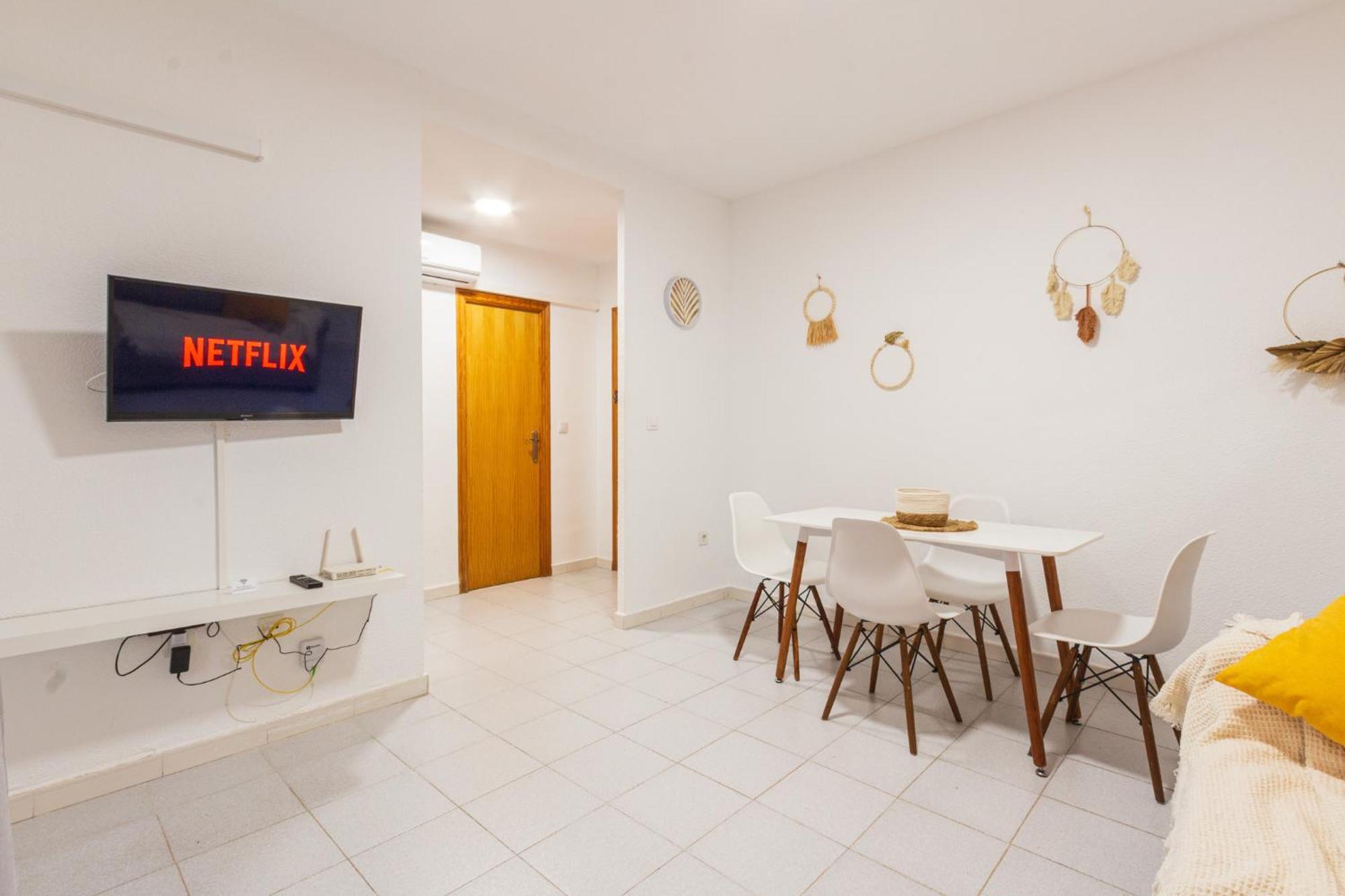 Menabrea Holiday House Near The Beach And Airport 圣波拉 外观 照片